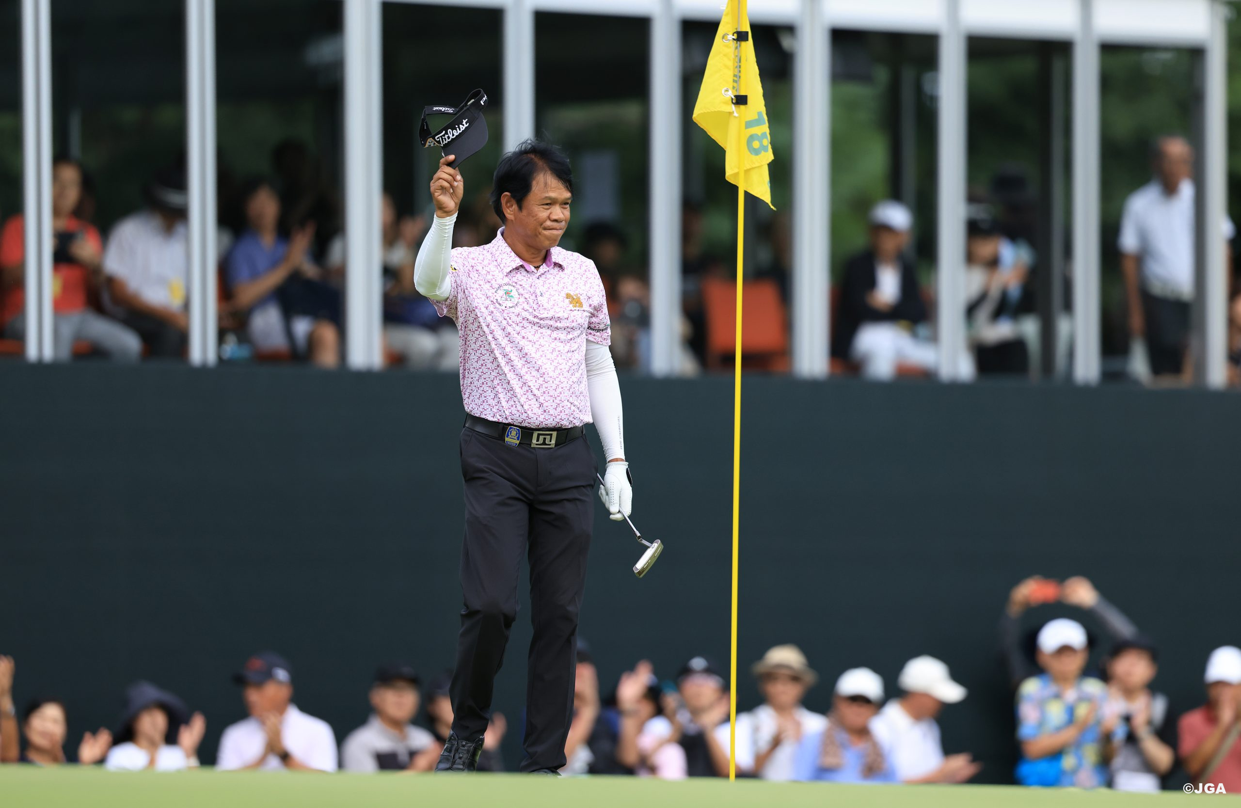 スリロットはスウィング改造が結実し、日本シニアオープン初優勝を掴む