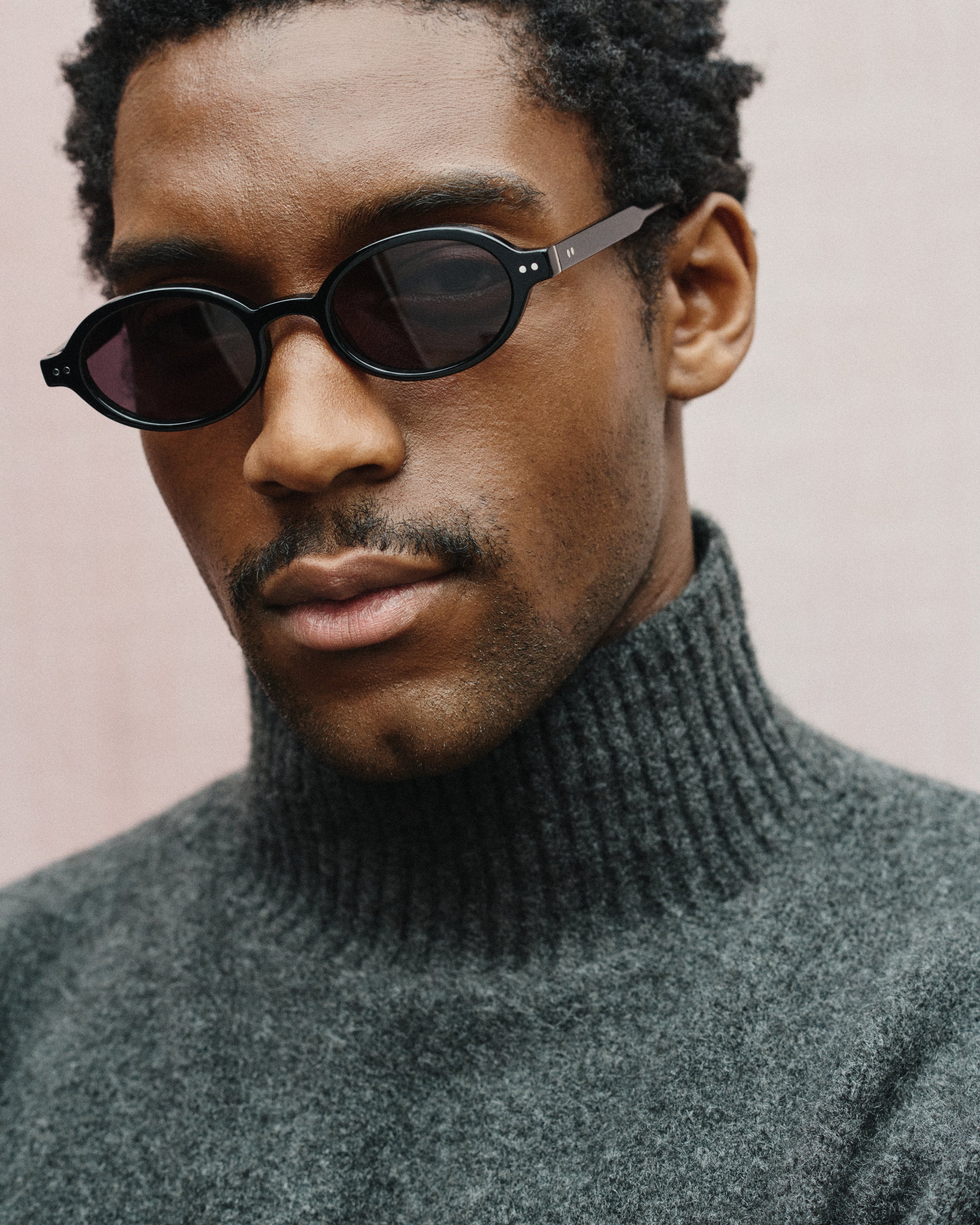 The Elvie Medium Women's Sunglasses in Black | Jimmy Fairly US