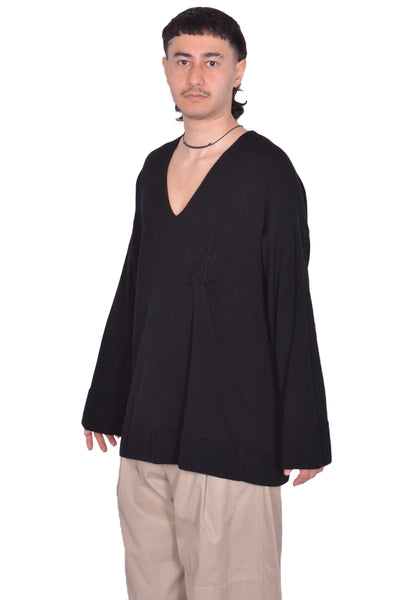 DOSHABURI通販｜MARINA YEE KISS ORIGAMI V-NECK KNIT SWEATER BLACK