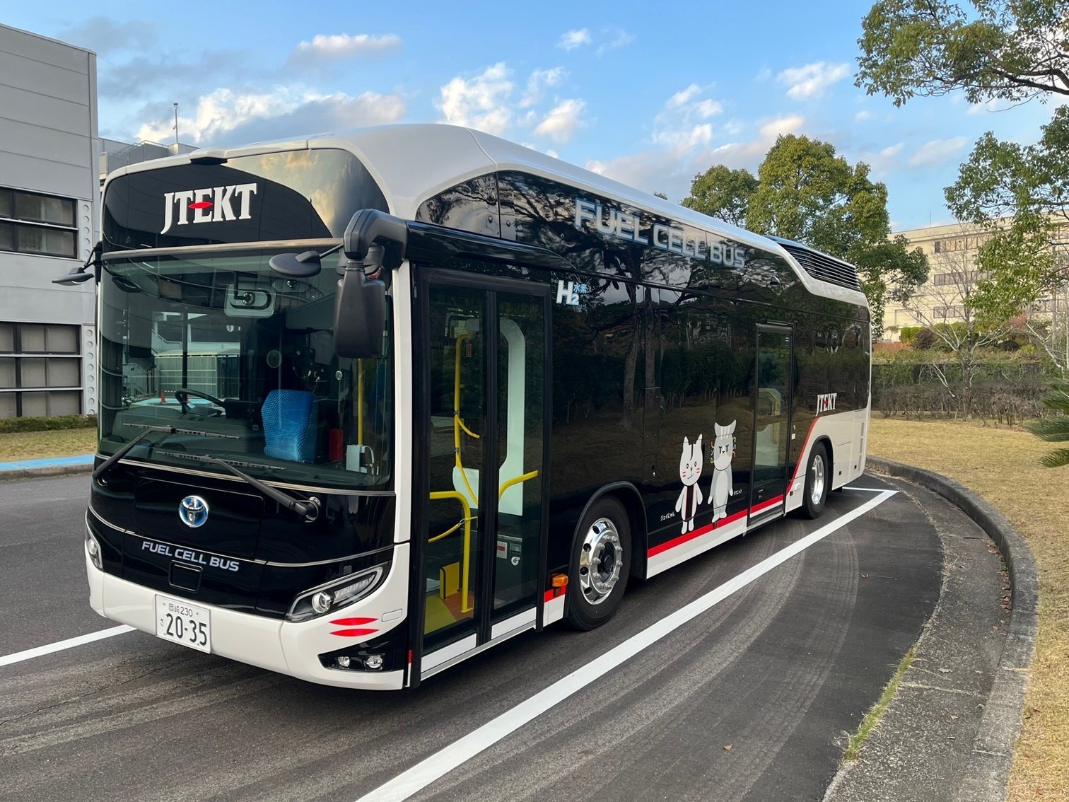 愛知県岡崎市内に社員通勤用燃料電池バスを導入｜ニュース｜株式会社