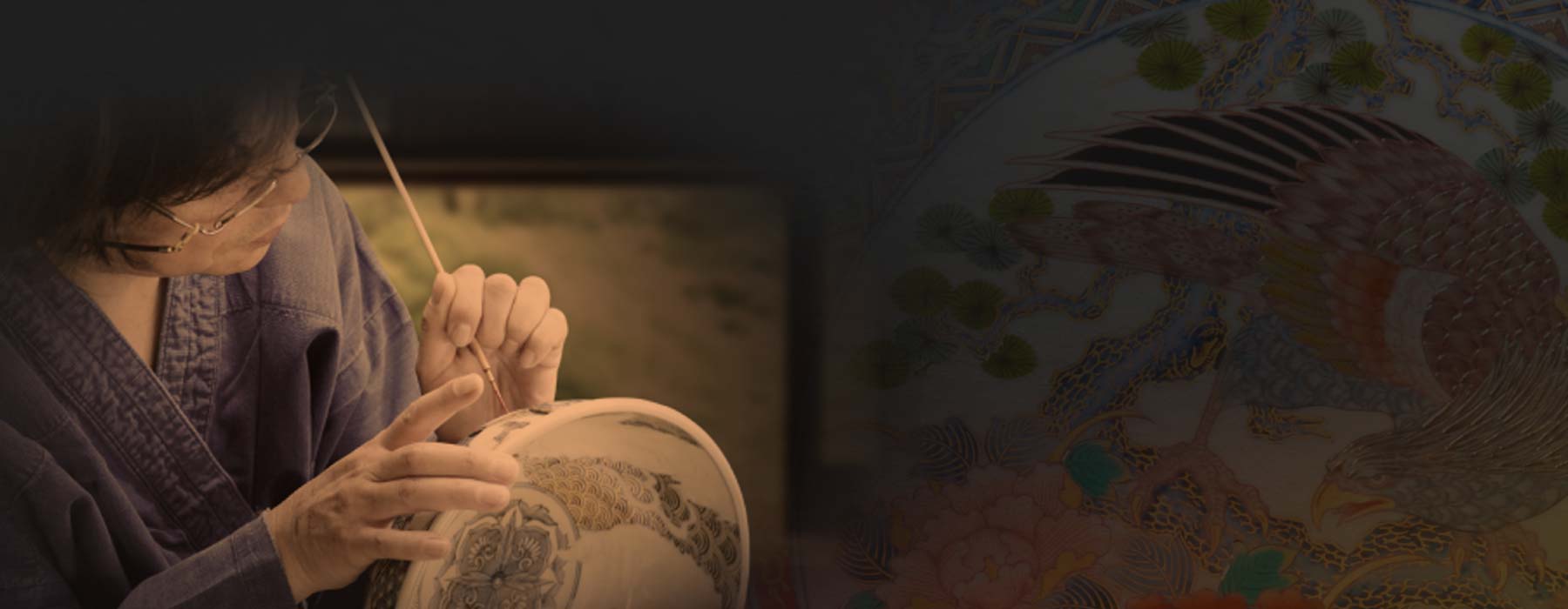 献上手古伊万里焼】飾絵皿（大）染錦本金花籠青海波図