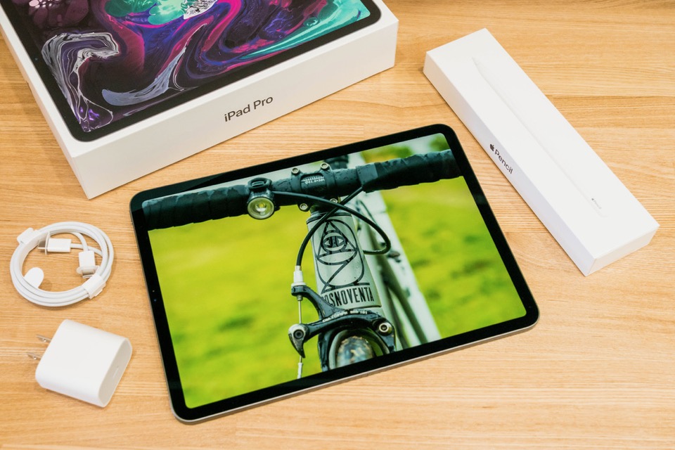 iPad Pro 11インチとApple Pencil 2のウェルカムレビュー 本が見開きで