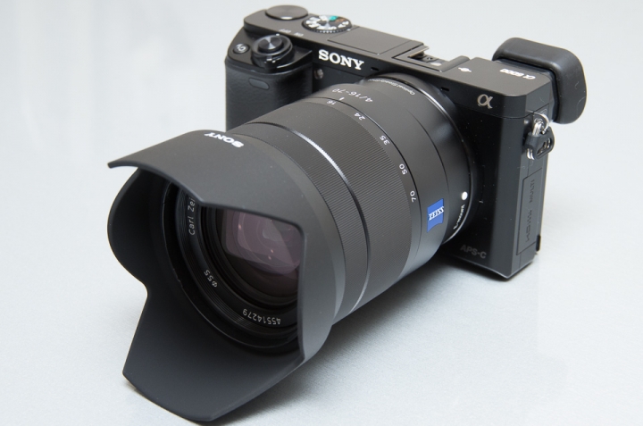 α6000 + SEL1670Zと5D MarkIII + EF24-105mmの実用重量＆サイズ比較