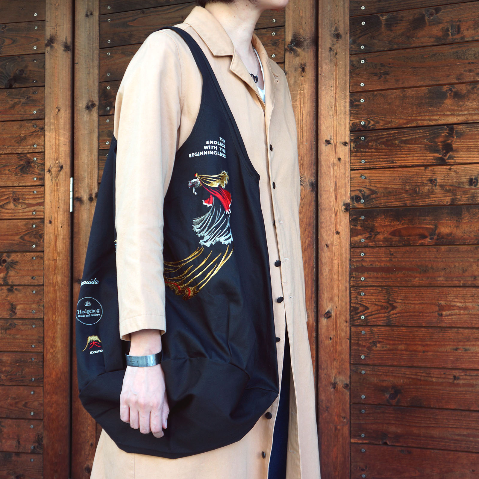 junaida.com » THE ENDLESS WITH THE BEGINNINGLESS 刺繍バッグ