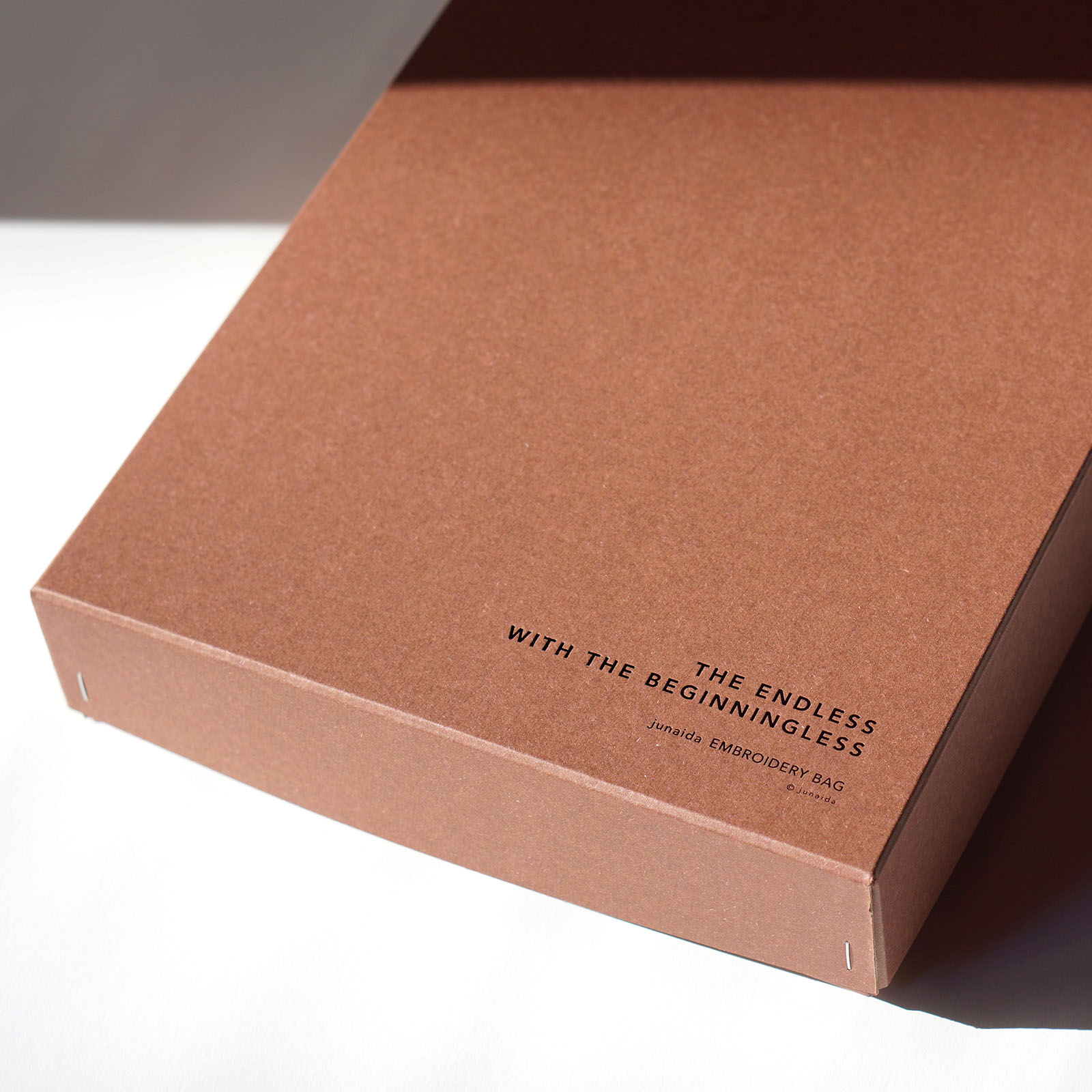 junaida.com » THE ENDLESS WITH THE BEGINNINGLESS 刺繍バッグ
