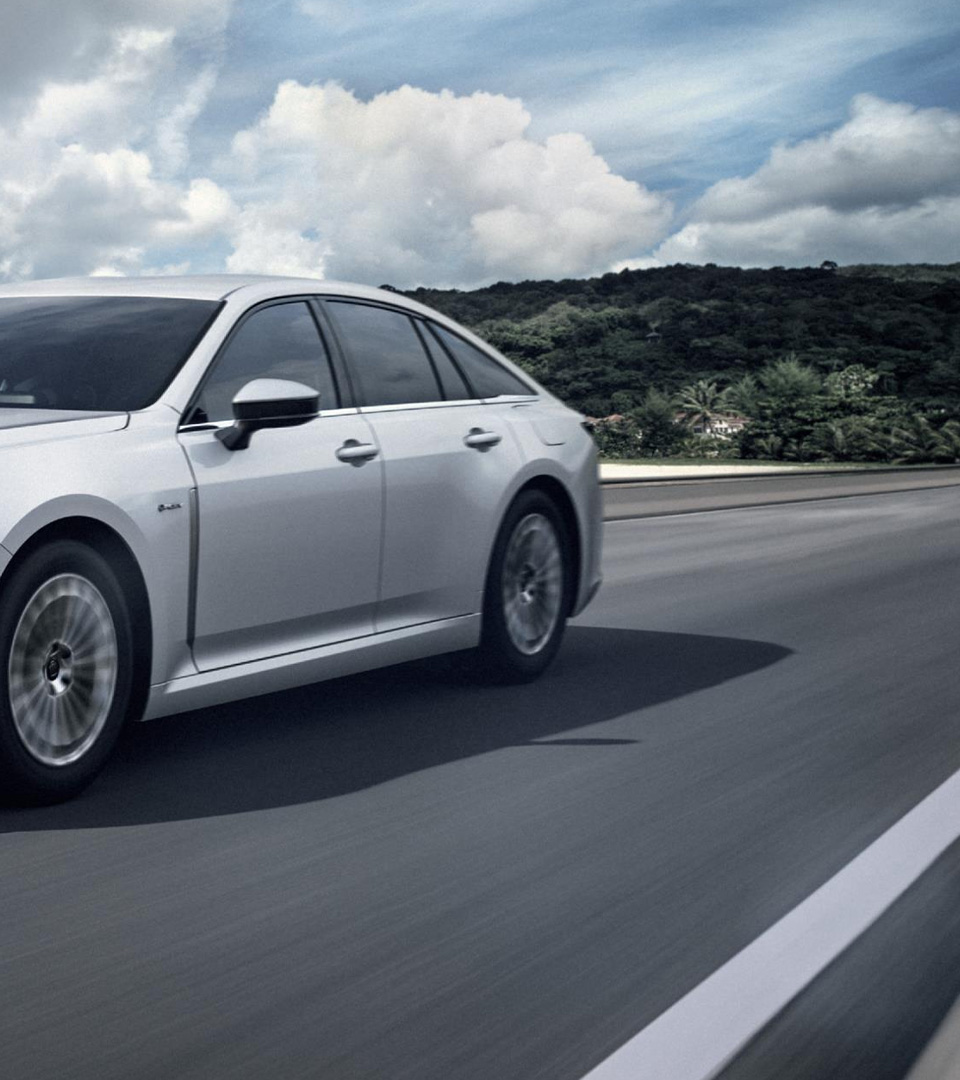 クラウンセダンが鹿児島トヨタよりデビュー | すべての人に移動の自由