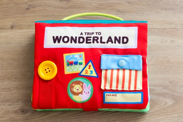 ワンダーランド 布絵本 エドインター｜木のおもちゃ専門店 おもちゃの