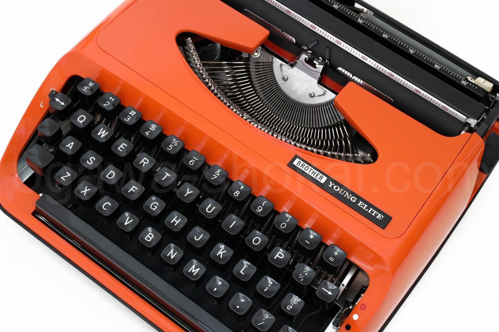 brother YOUNG ELITE 中古タイプライター（エコノミー品質）｜タイプ