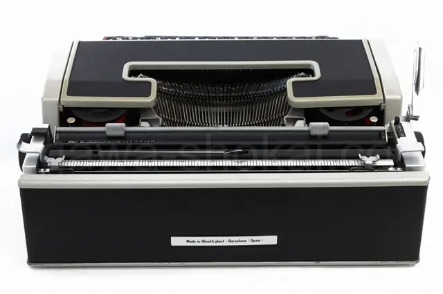 olivetti Lettera DL 中古タイプライター｜タイプライター専門店の尾河商会