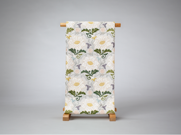 織文意匠鈴木 唐綾錦袋帯(蔓唐草牡丹文様・白) | 商品紹介 | 染と織