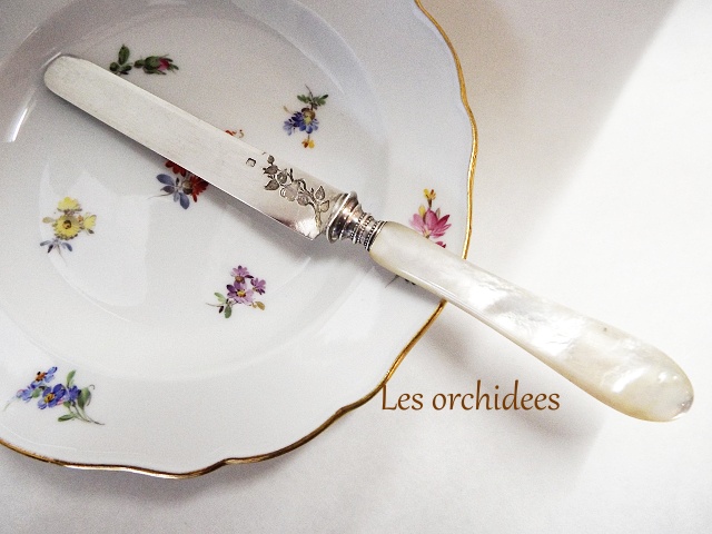 クリストフル 、レリーフが美しいLuis 16世スタイルのナイフレスト6本