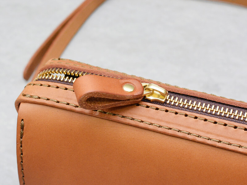シンプルな見た目のファスナーショルダーバッグ | Organ＜オルガン＞