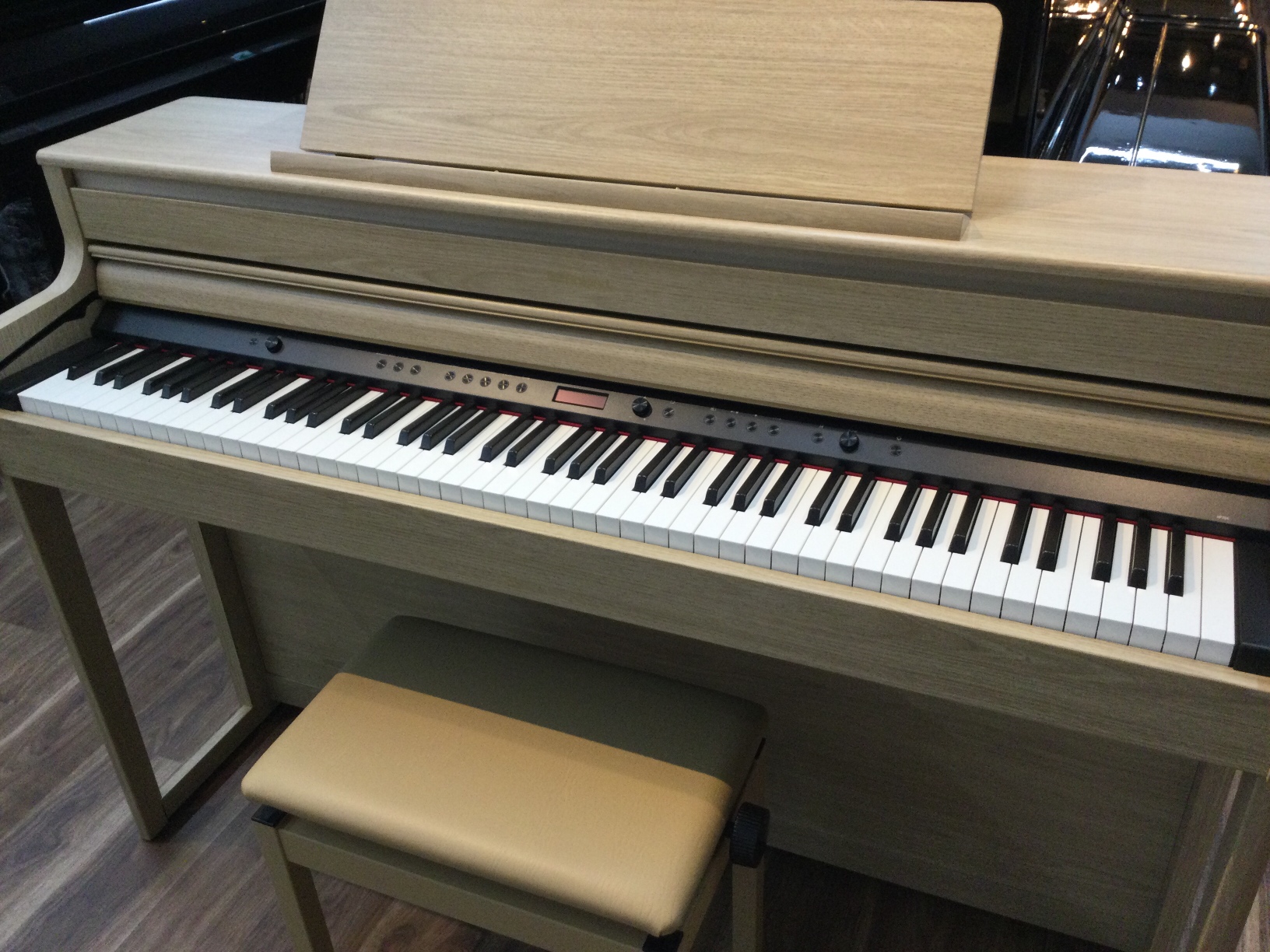 ROLAND HP704 | オリエント楽器｜電子ピアノ｜オリエント楽器