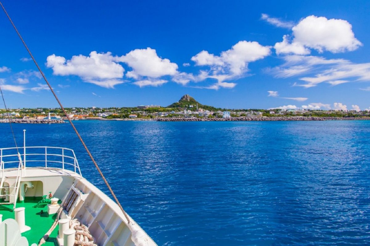 沖縄本島から30分でゆったり島時間。「伊江島」の絶景と特産品に出合う