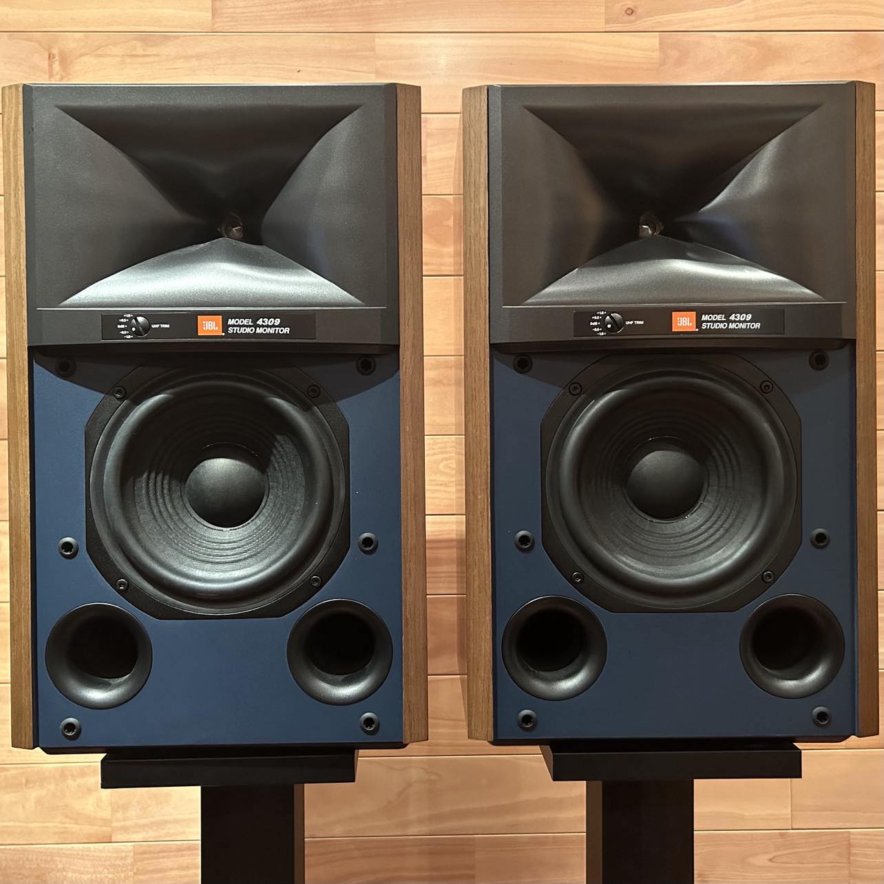 速報！店頭展示処分品特価！】JBL/スピーカー/4309（ペア） のご紹介です。