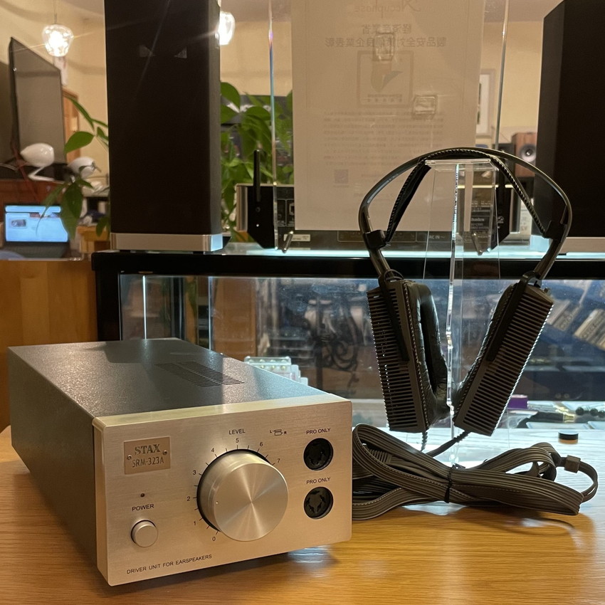 中古品】STAX/ヘッドホン+ヘッドホンアンプ/SR-303+SRM-323Aのご紹介です。