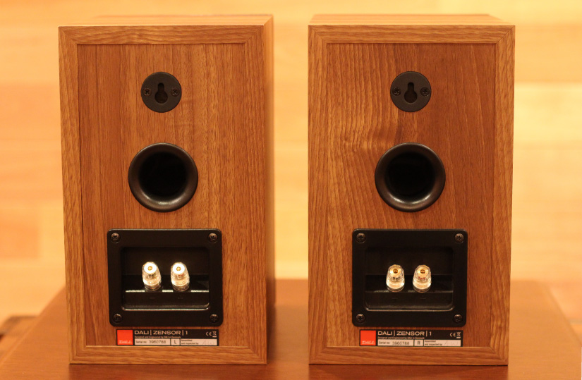 中古品】DALI/スピーカー/ZENSOR 1 (ライトウォールナット ペア) 高級