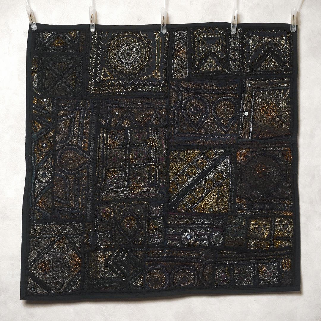 インド ミラーワーク刺繍アップリケタペストリー - アジアの布専門店
