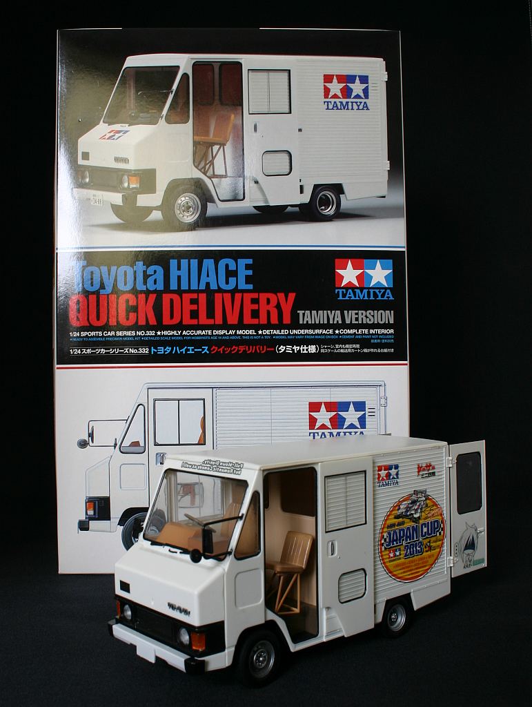 トヨタ ハイエース クイックデリバリーを痛車にしてみた (タミヤ 1/24