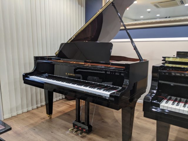 中古グランドピアノ KAWAI（カワイ）GE-1 コンパクトグランド | 株式