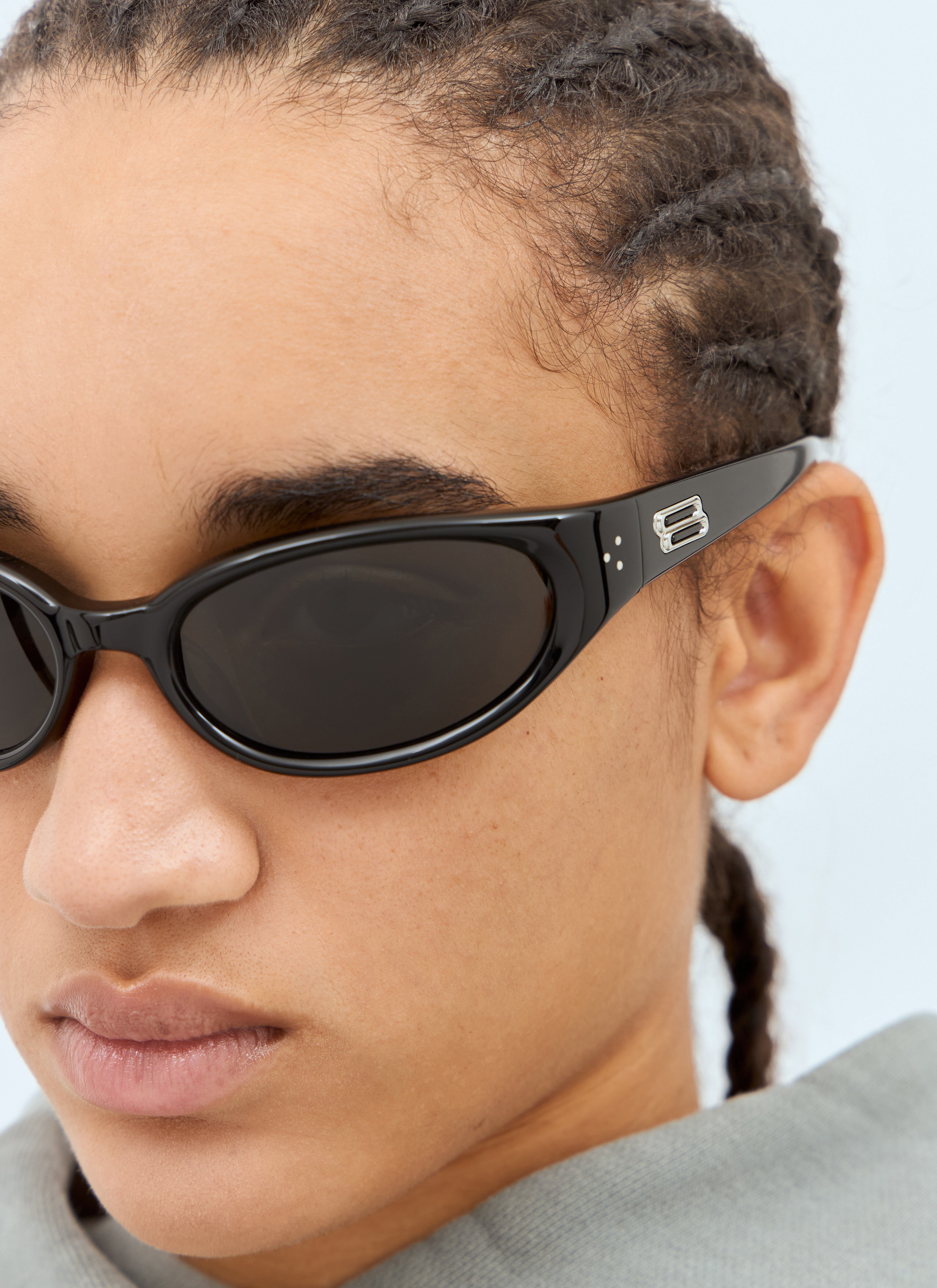 Gentle Monster レディース ヤング 01サングラス の ブラック | LN-CC®