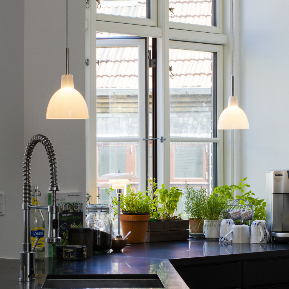 ここでエレガントなToldbod155ガラスペンダントを見つけてください