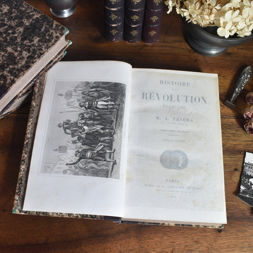 ロアンインテリアのアンティーク本コレクション フランスから直輸入