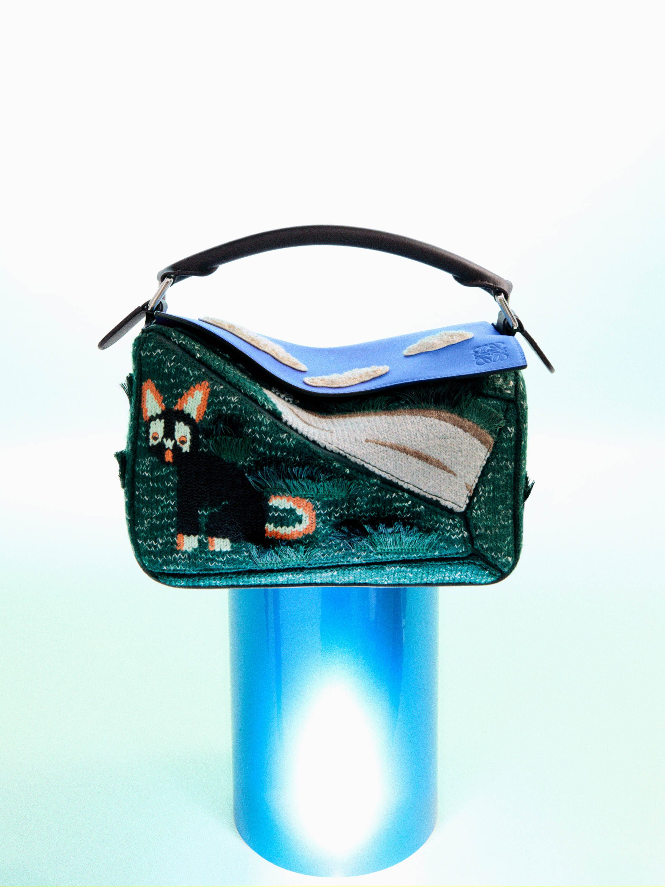 2026年春夏プレコレクション ルイス・ウェインにインスパイアされた