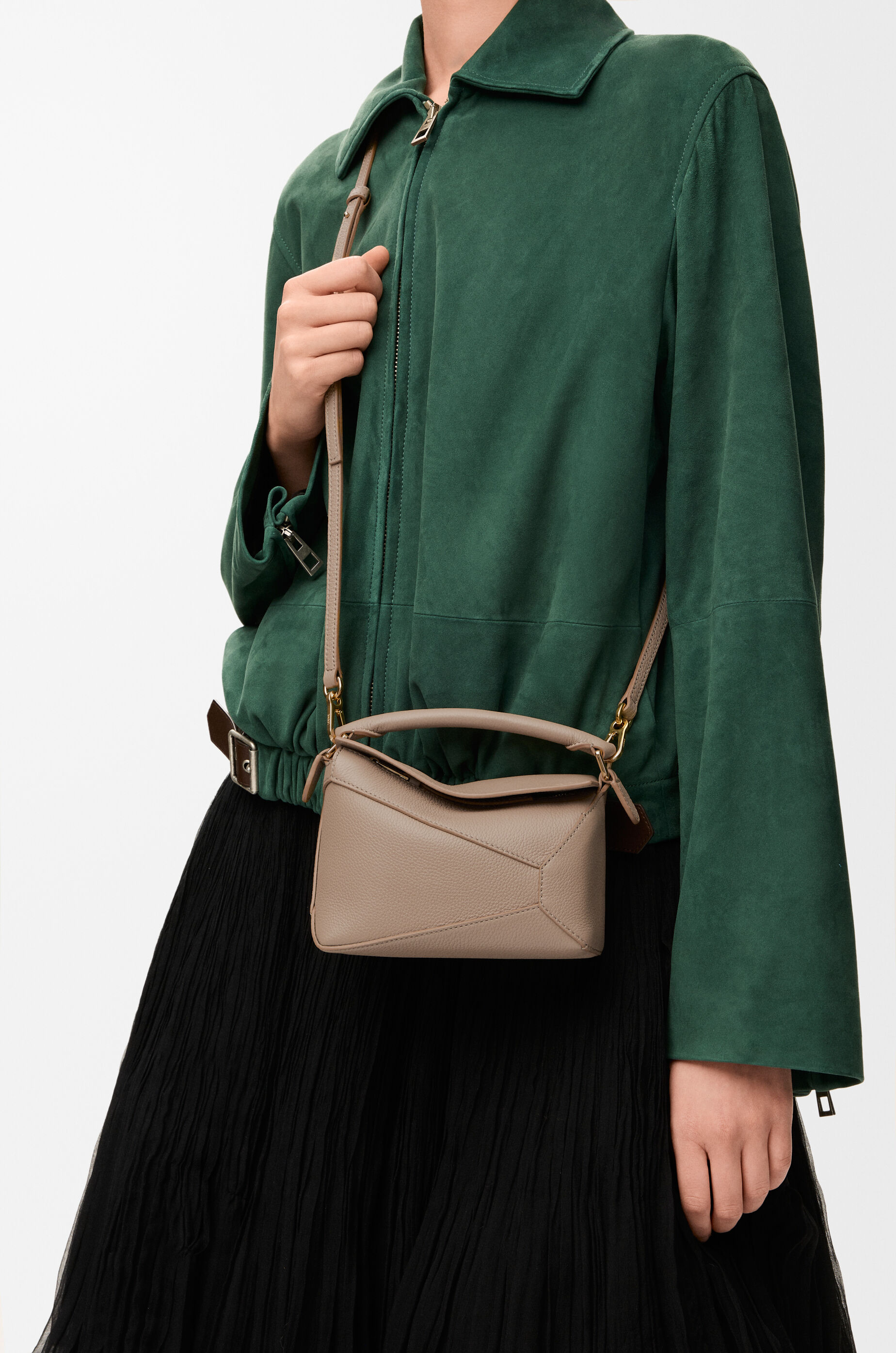 パズルエッジ バッグ ミニ（ソフトグレインカーフ） ベージュ - LOEWE