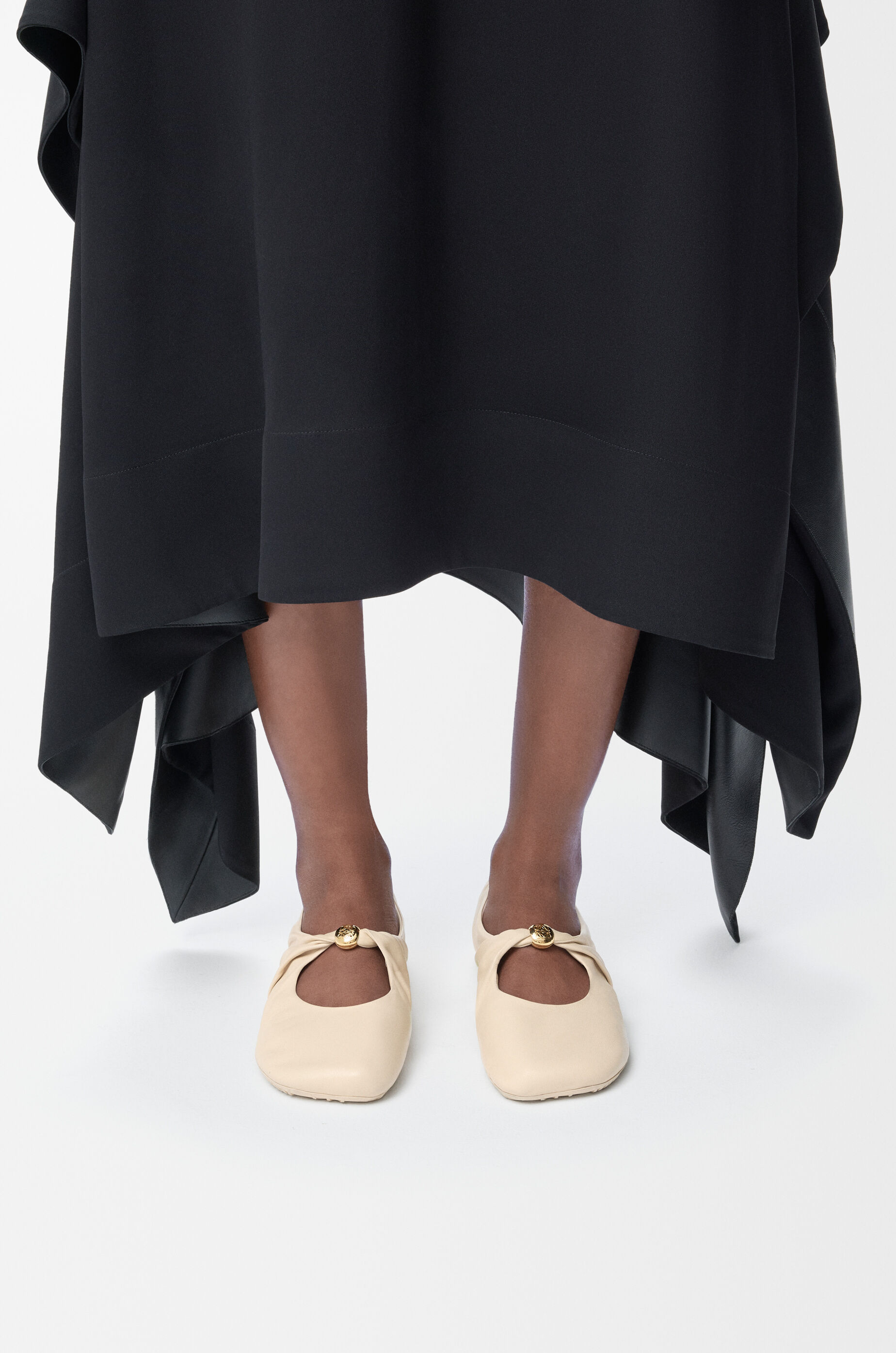 ペブル ソフト バレリーナ（ナパラム） ブラウン - LOEWE Japan