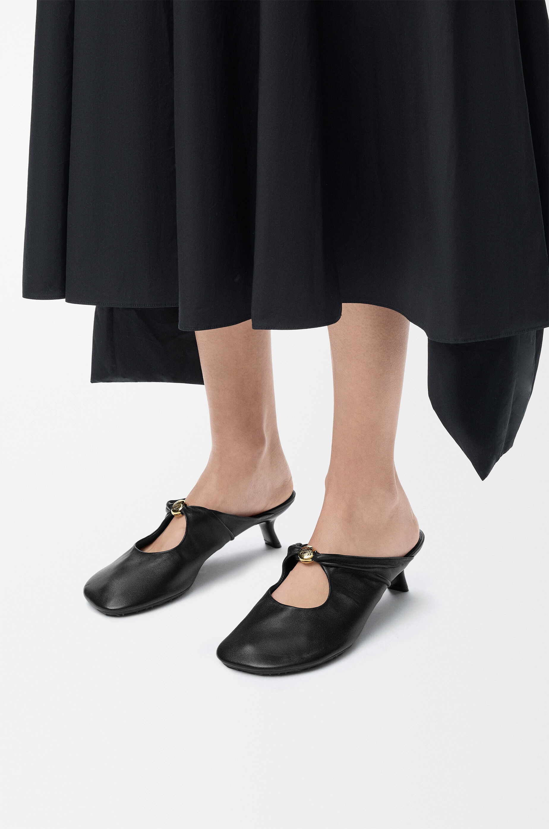 ペブル ソフト ミュール（ナパラム） ブラック - LOEWE Japan official