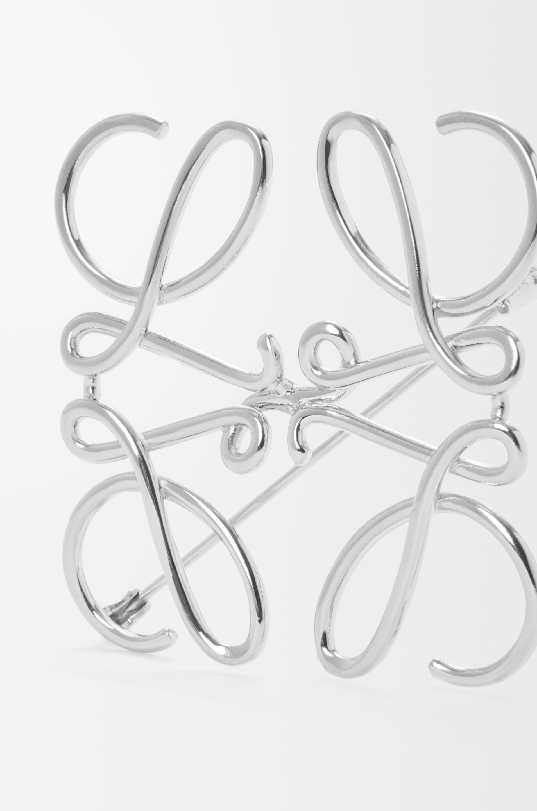 アナグラム ブローチ (メタル) シルバー - LOEWE Japan official website