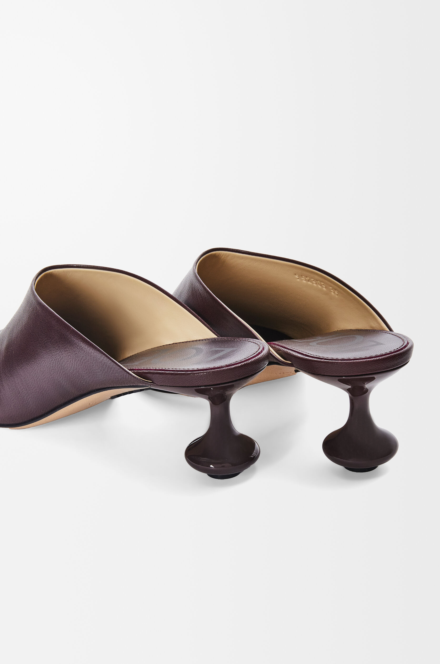 トイ ミュール（ゴート） レッド - LOEWE Japan official website