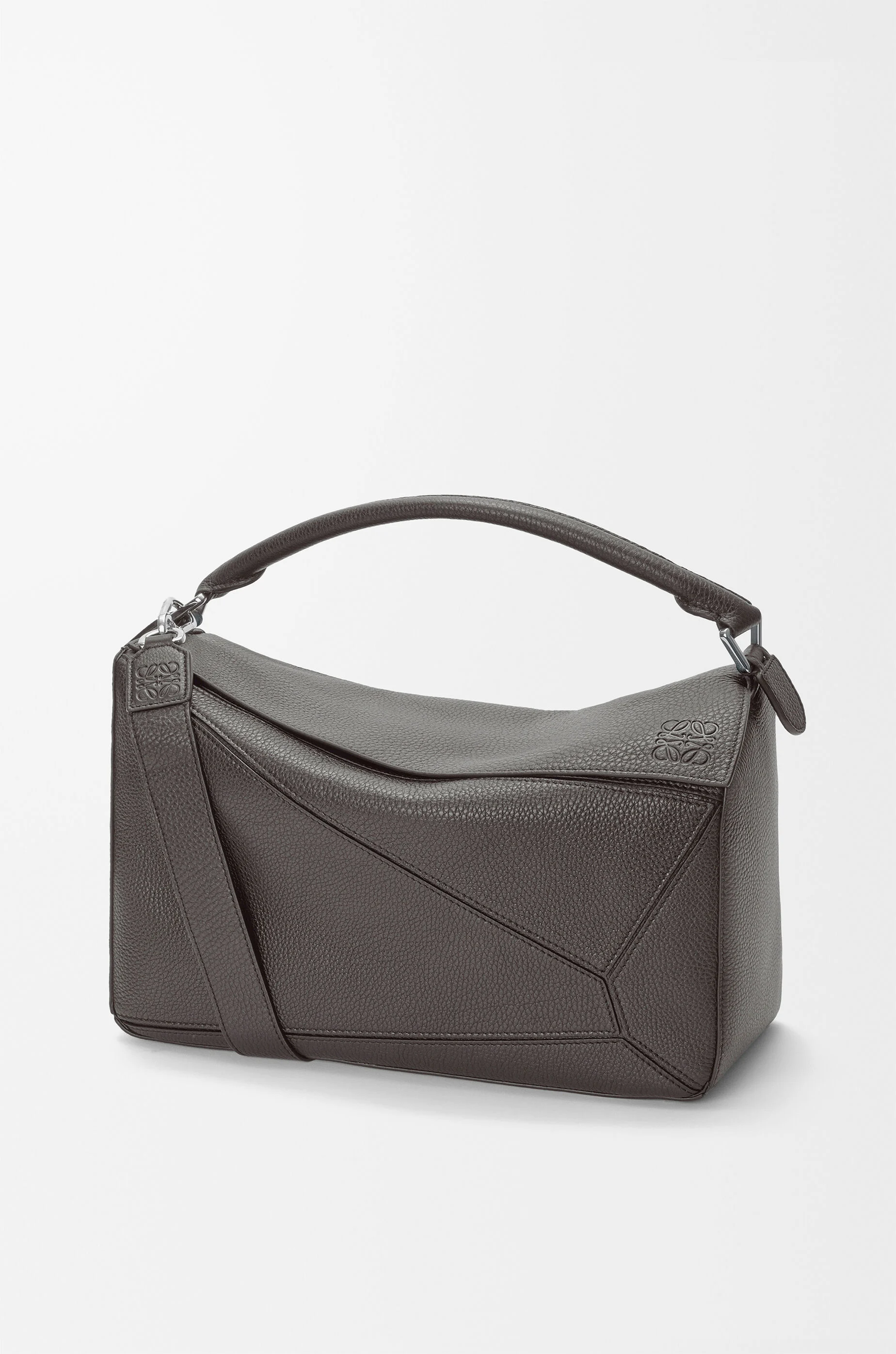 パズルバッグ ラージ（サプルグレインカーフ） ブラック - LOEWE Japan