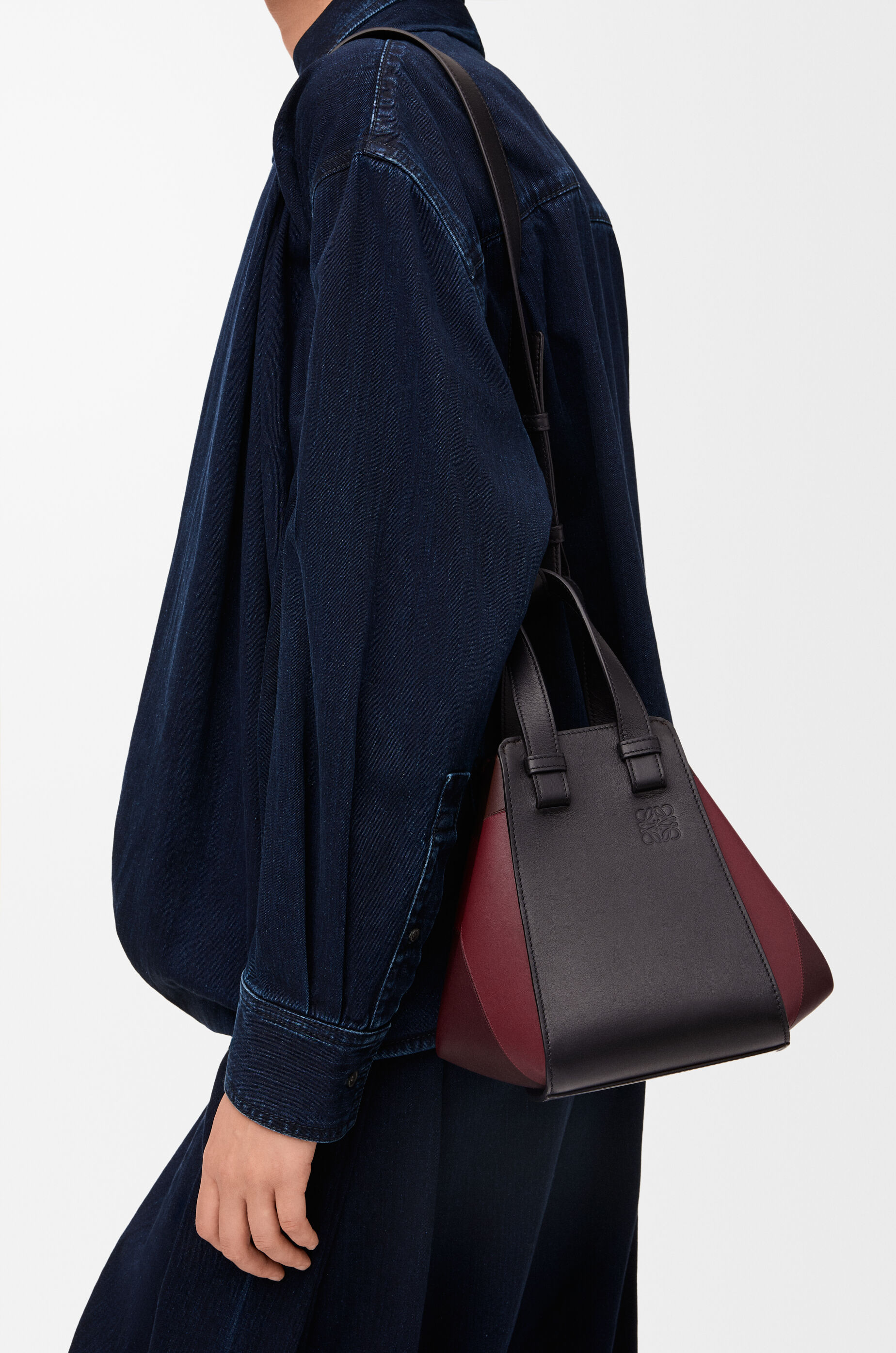 ハンモックバッグ コンパクト（ナパカーフ） ブラック - LOEWE Japan