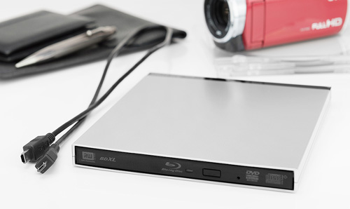 エブリオGZ-E770 ビデオカメラ/BDライター プレスリリース - > ハイビジョンエブリオ（GZ-E750）専用ポータブルBD