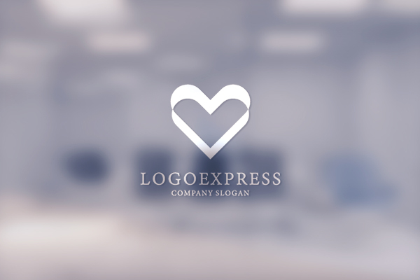 ハートとリボンのロゴ