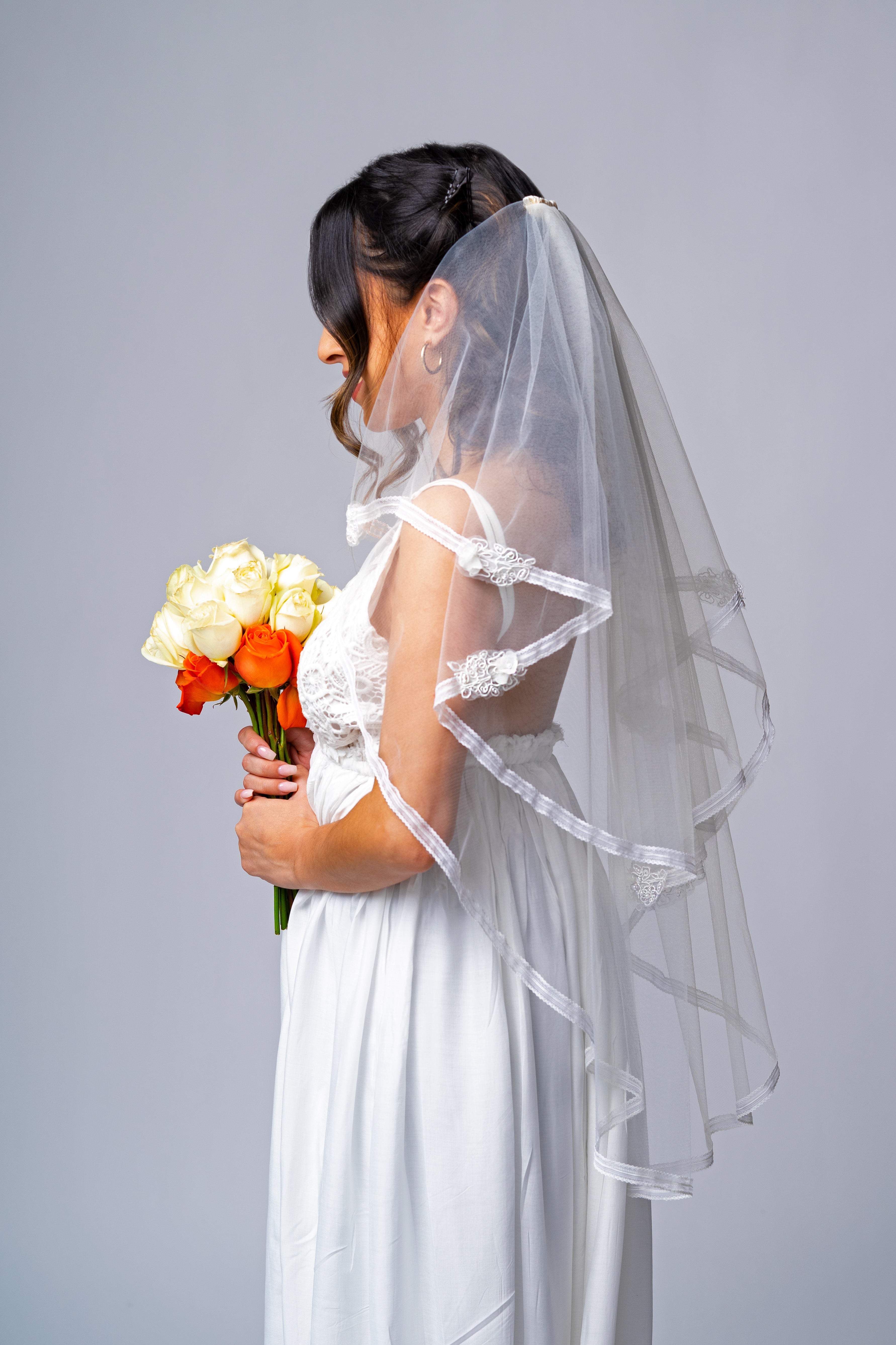 Floral White Lace Trim Veil – London De Sivar