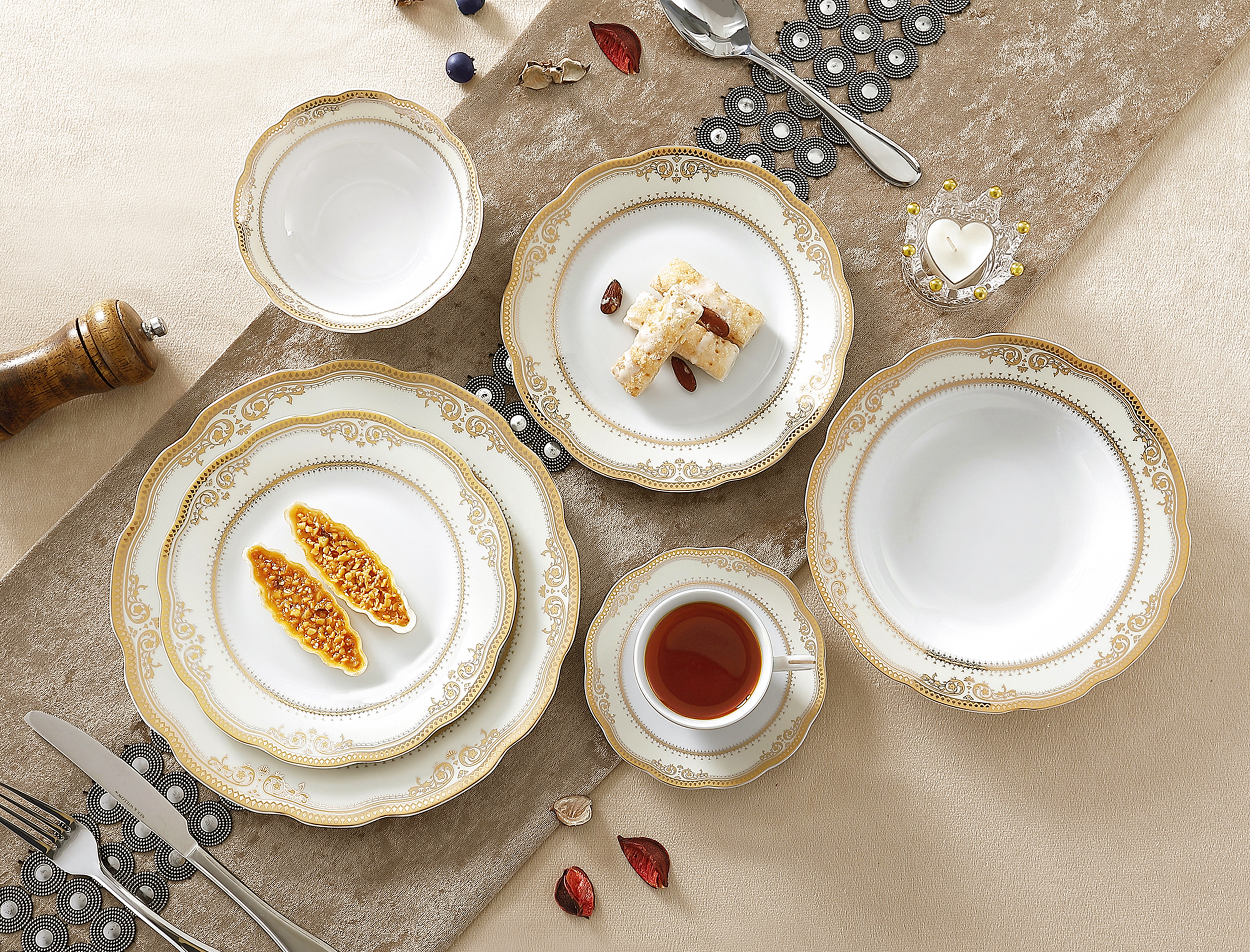 57 Piece Wavy Edge Gold Border Dinnerware, Service for 8. By