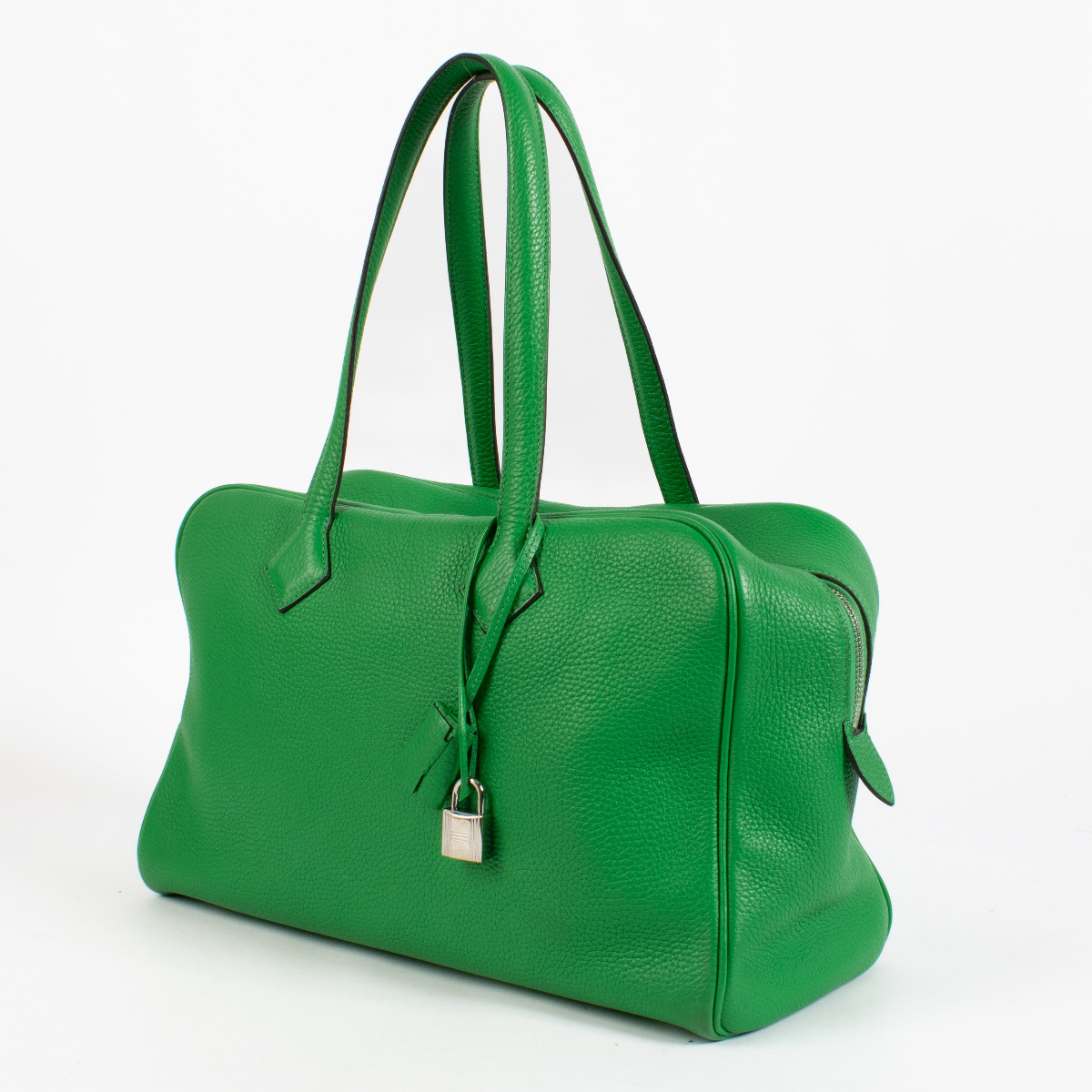 Hermès Victoria II 35 Vert Bamboo Clemence Bag ○ Labellov ○ Buy