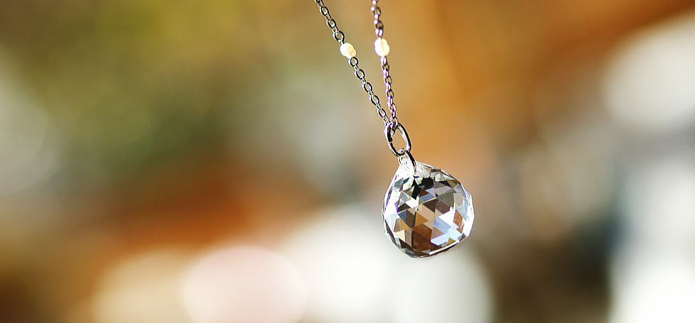 La forme】 サンキャッチャーペンダント ～ 幻の銀水晶