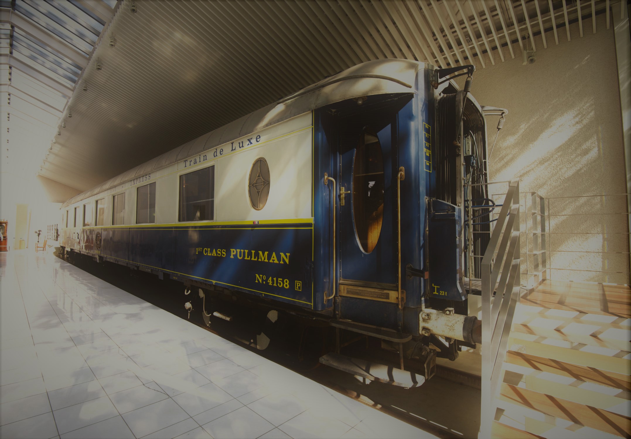 オリエント急行 - LALIQUE MUSEUM