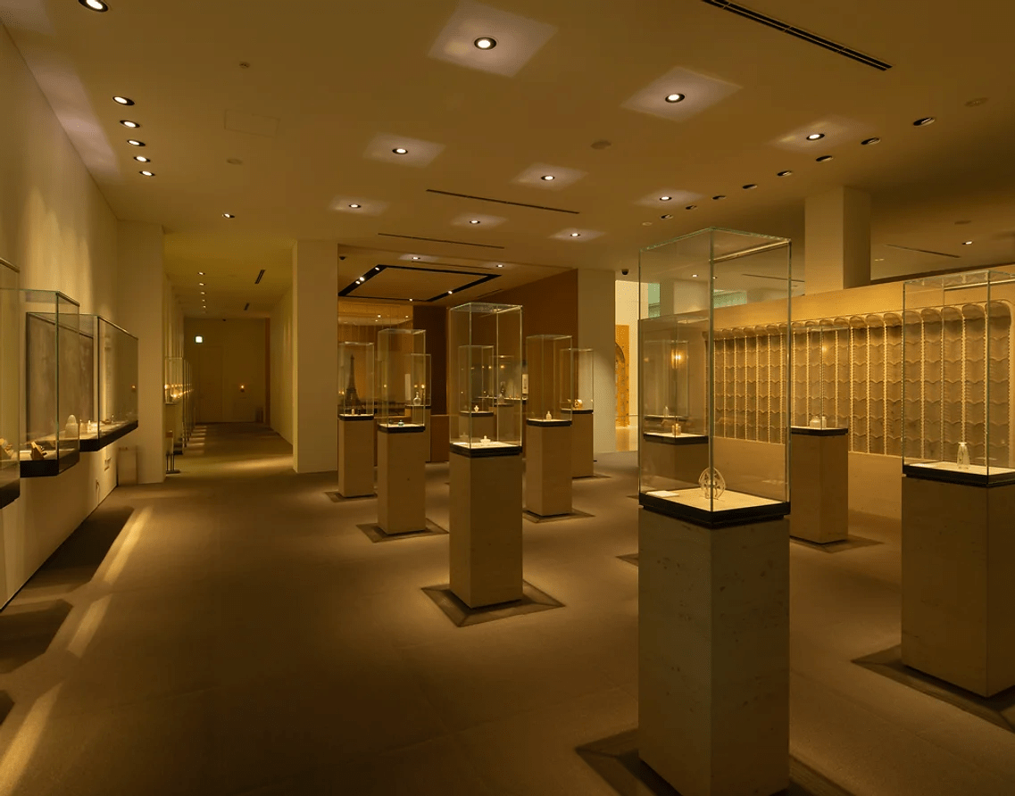 ホーム - LALIQUE MUSEUM