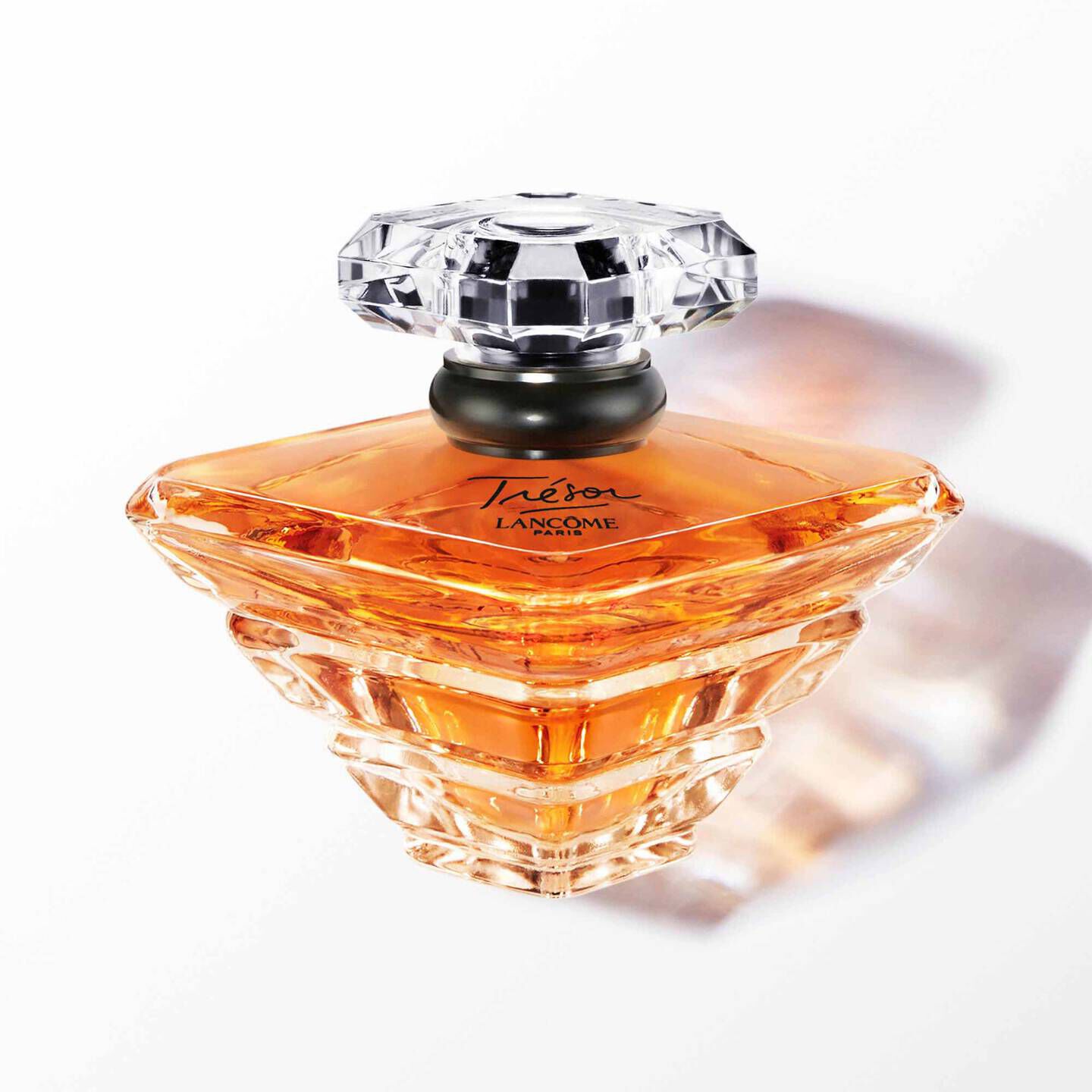 Trésor Eau de Parfum - Elegant Rose & Delicate Fruit - Lancôme