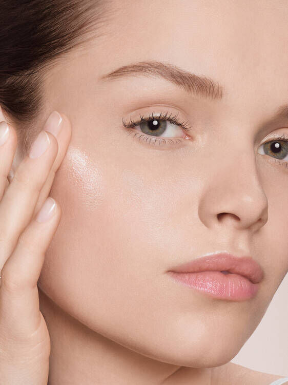 Absolue Rose 80 Essence-in-Lotion - Firmer Skin - Lancôme CA