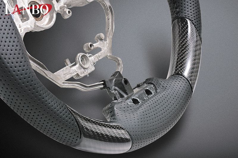 LANBOリアルカーボンステアリング［NX200t/300h］