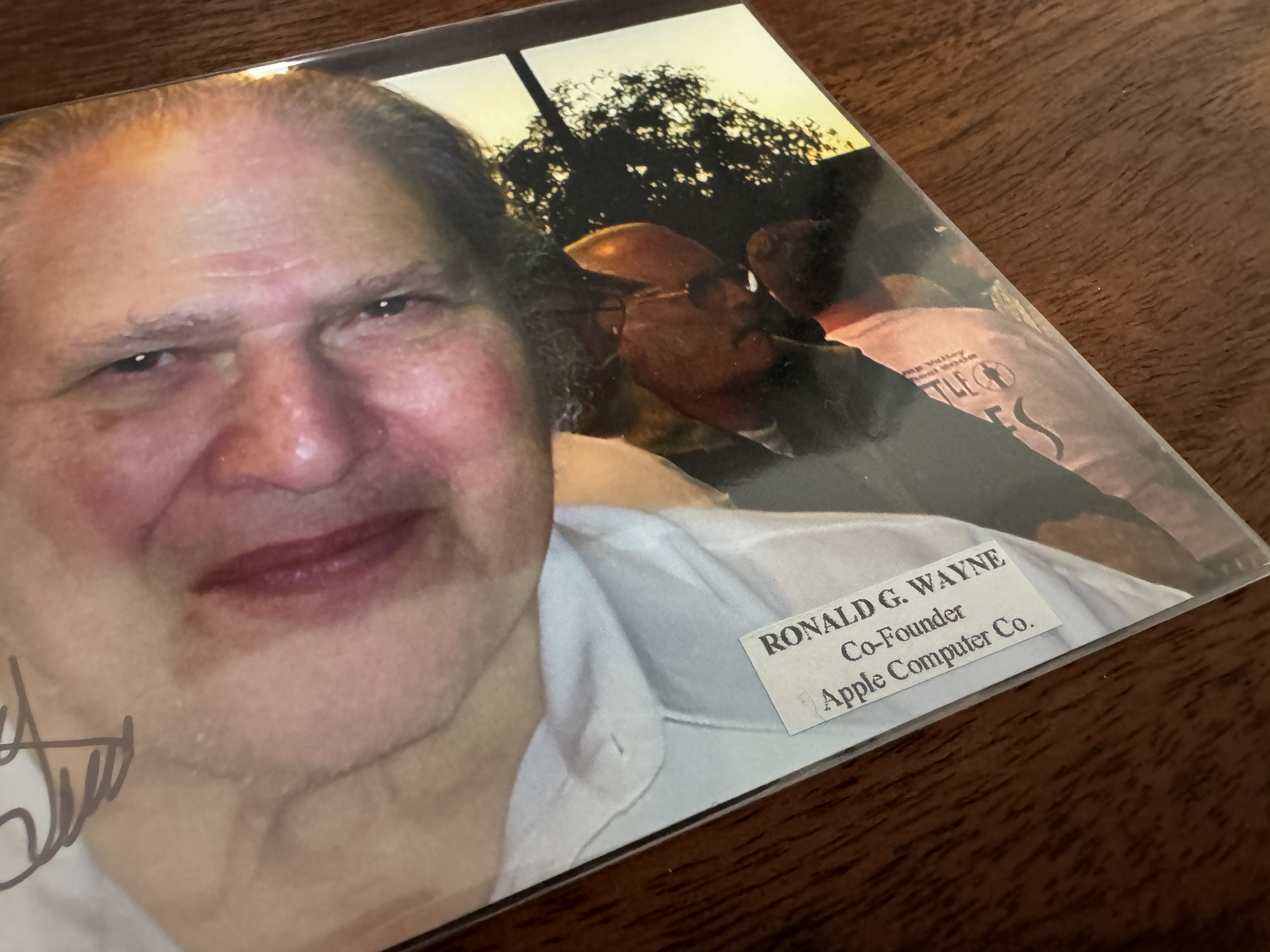 ロナルド・G・ウェイン: 見逃した男のサインがあります— Letem svetem