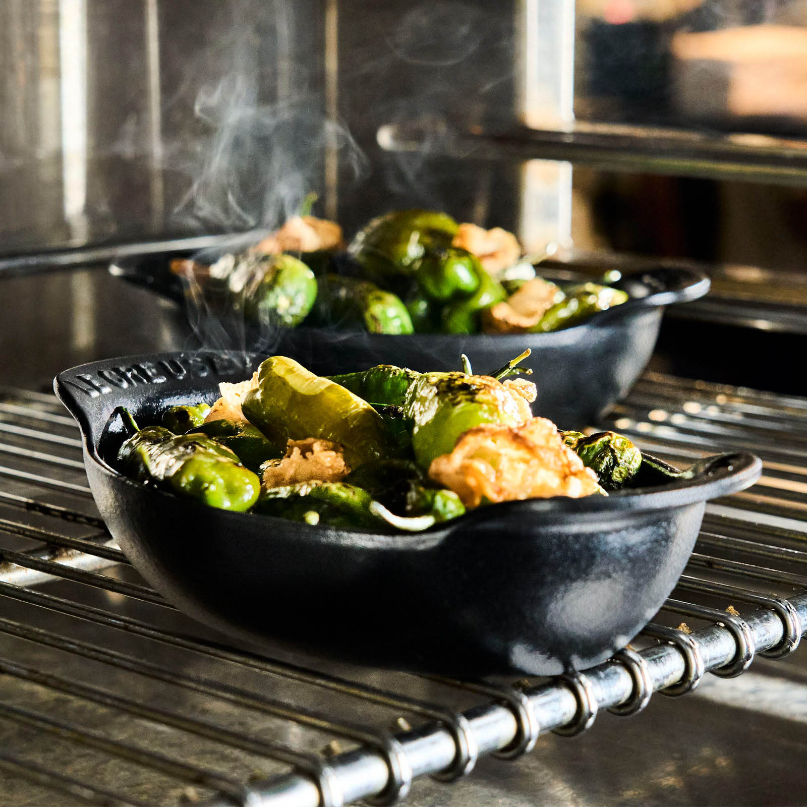 ミニ・オーバル・ディッシュ 15cm (4個入り) マットブラック | 両手鍋