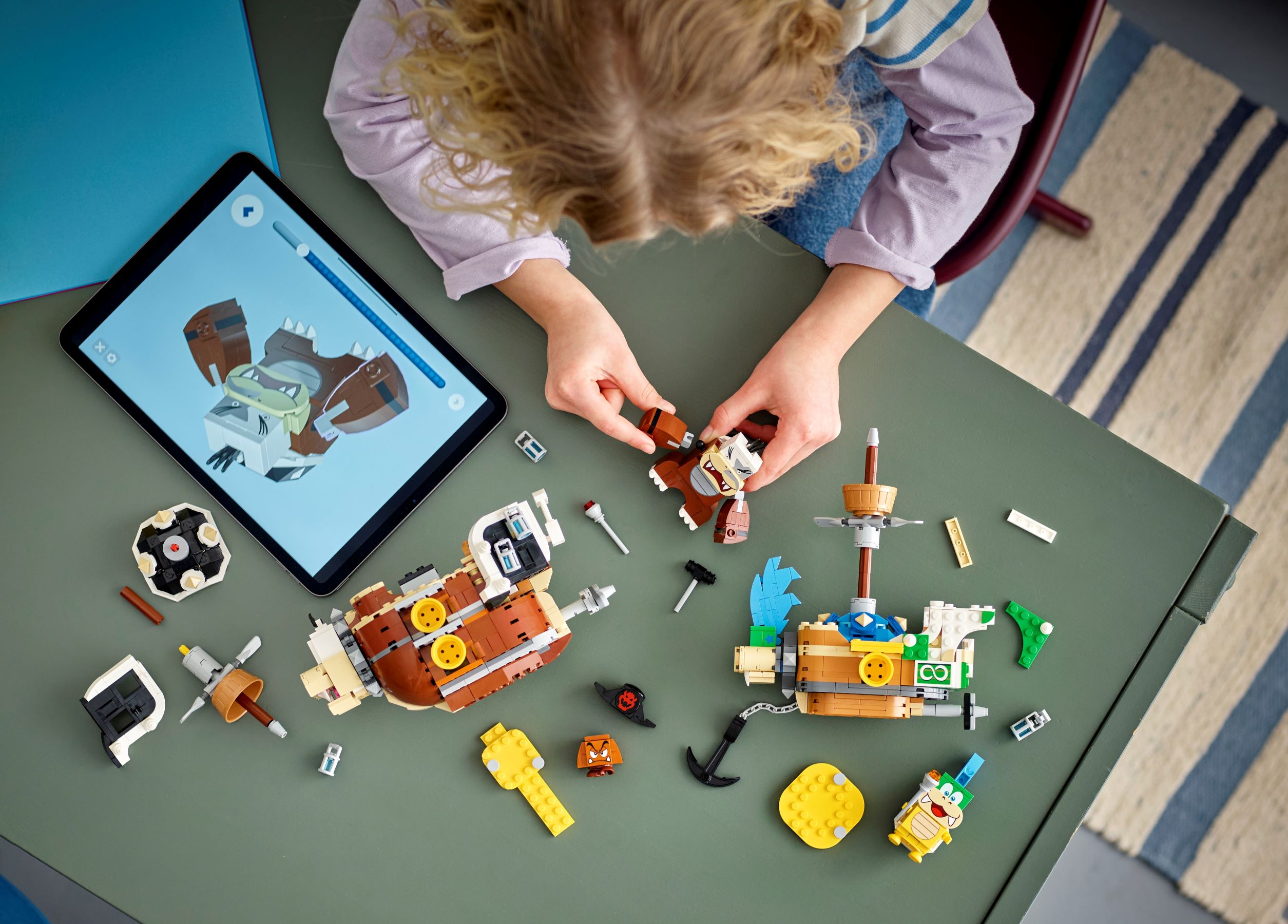 Larry's and Morton's Airships Expansion Set 71427 | LEGO® Super