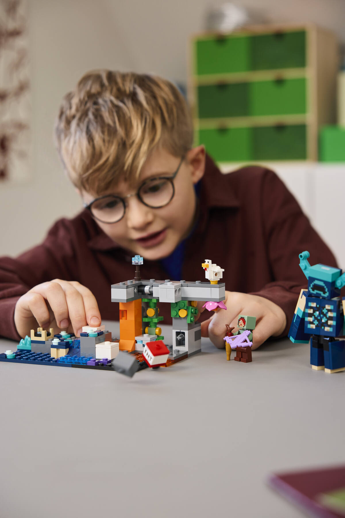 The Warden Encounter 21274 | Minecraft® | Buy online at the